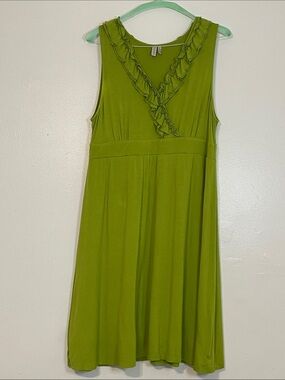 Madison Lime Green Ruffle V-Neck Sleeveless Midi Dress with lining size XL